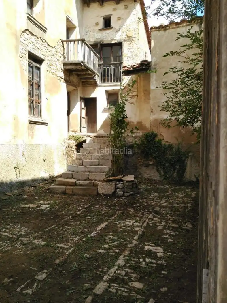 Casa en venda a Plaça la Constitució 5