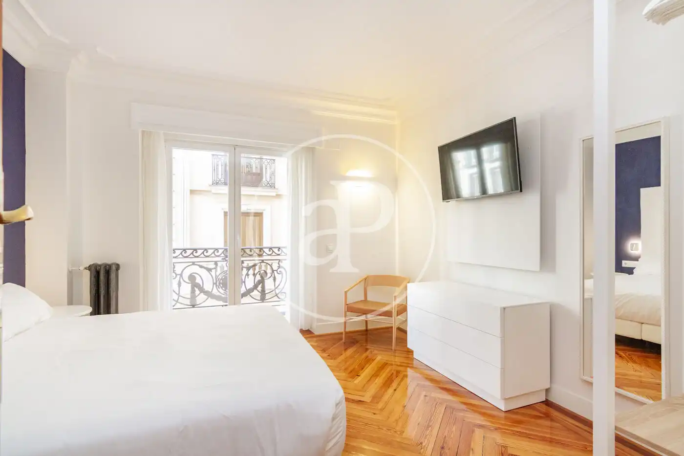 Schlafzimmer von Wohnung zur Miete in Madrid mit Klimaanlage, Heizung und Möbliert
