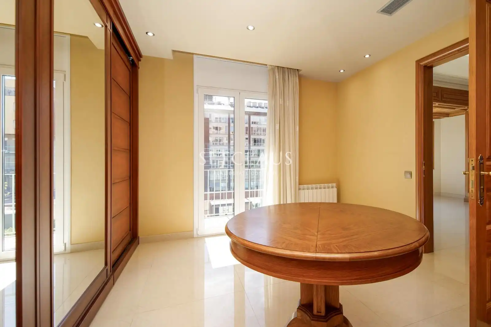 Bedroom of Flat for sale in Barcelona  with Air Conditioner and Alarm