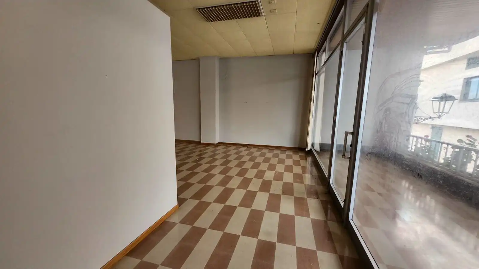 Commercial properties for rent in Miño