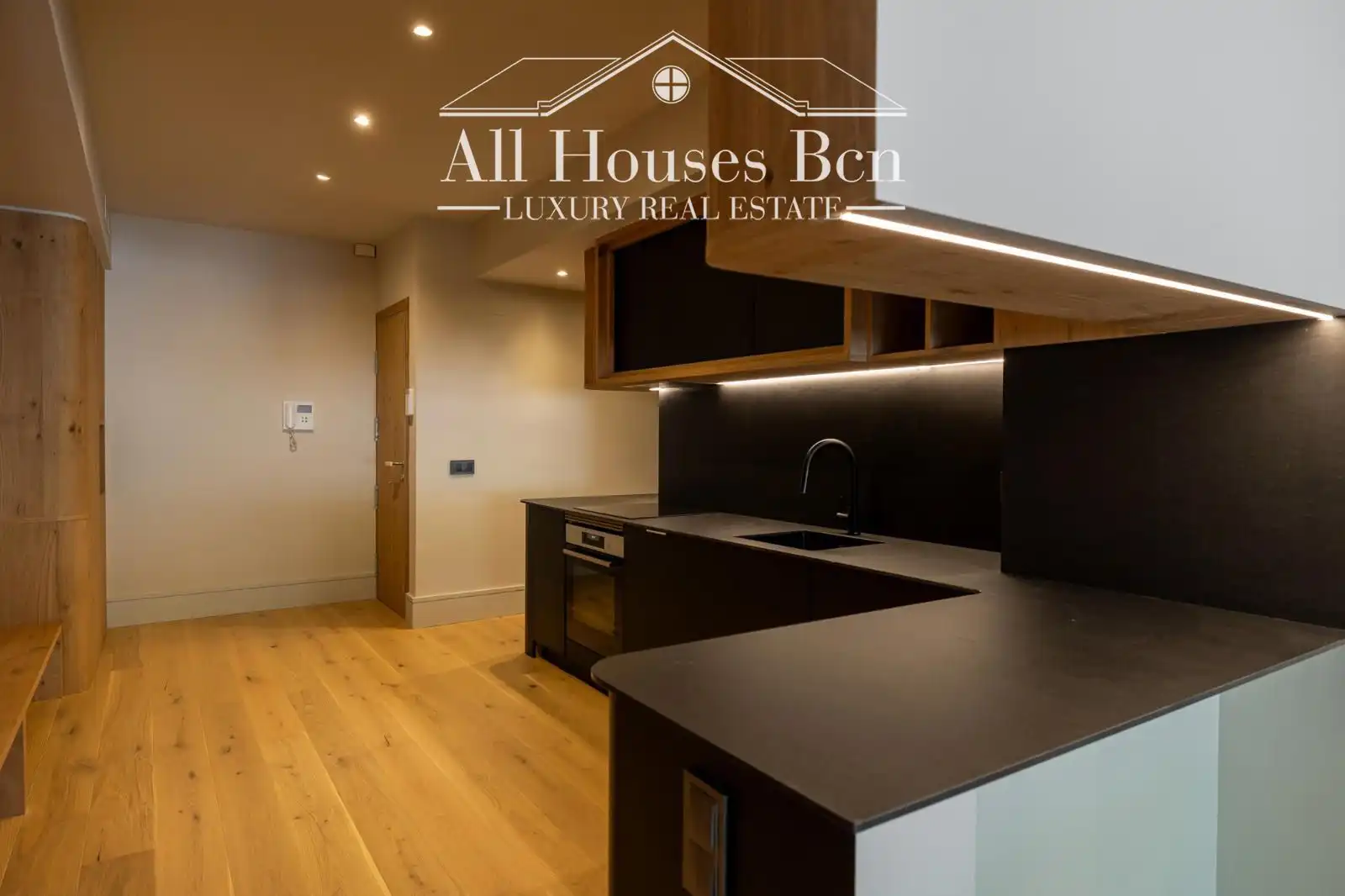 Kitchen of Flat for sale in Barcelona  with Air Conditioner, Heating and Parquet flooring