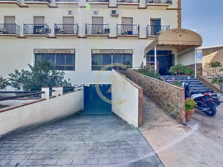 Immobles singulars amb ascensor en venda a Motril, Spain 19, imagen 2