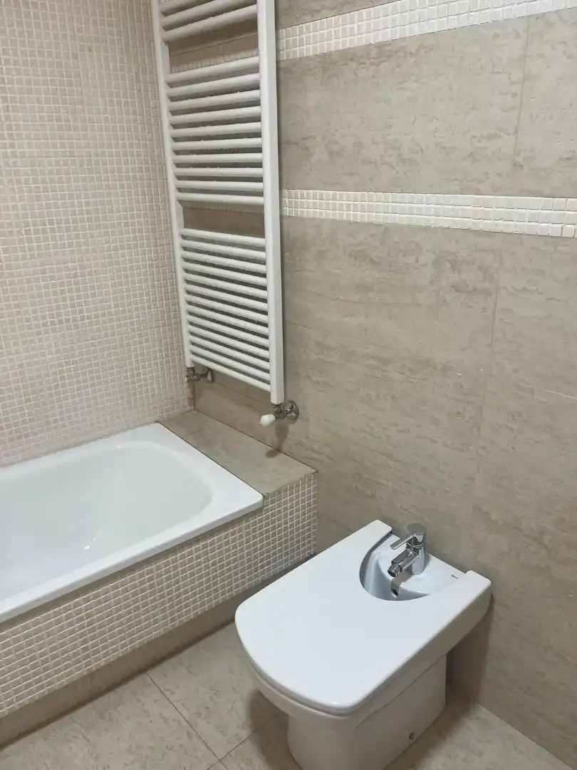 Baño de Piso de alquiler en Lugo con Amueblado