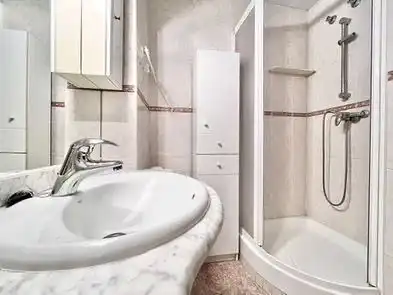Baño de Piso de alquiler en Terrassa con Aire acondicionado, Calefacción y Terraza