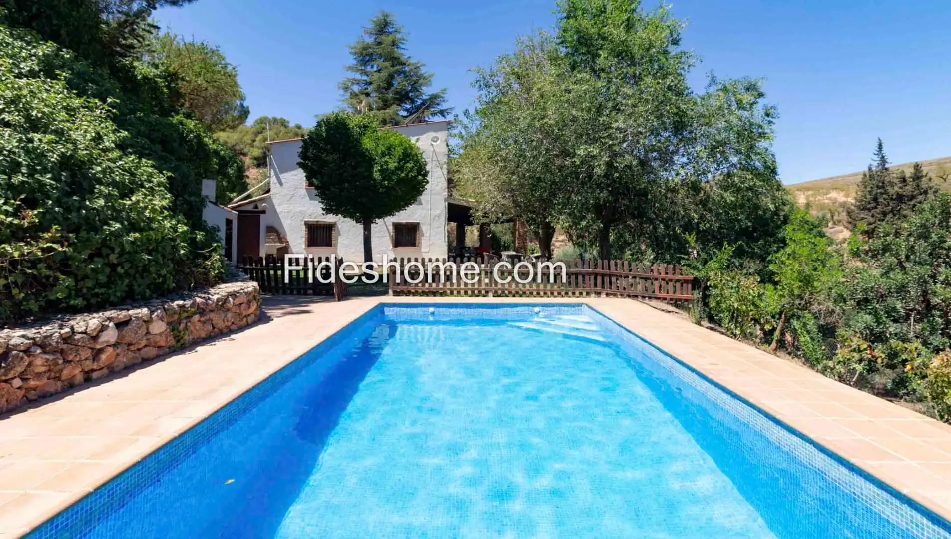 Vista exterior de Finca rústica en venda en Villamena amb Jardí privat, Piscina i Moblat