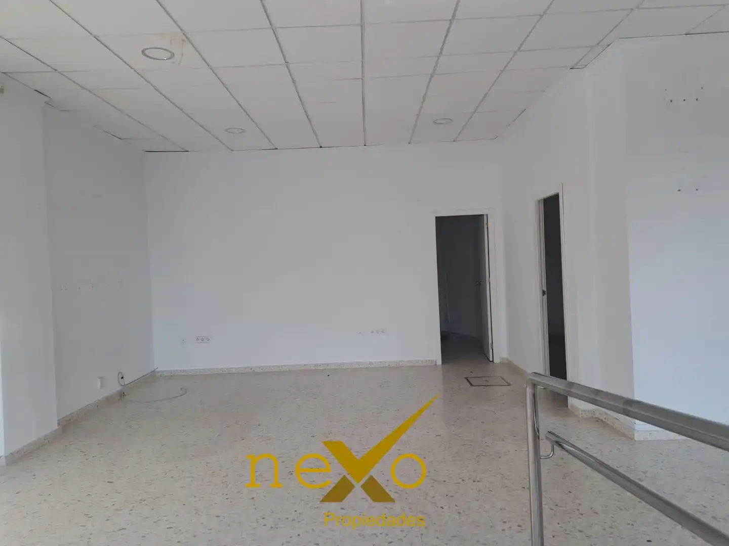 Business premises for sale in Carmona, imagen 2