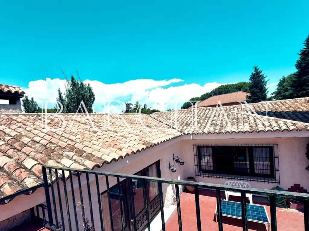 Vista exterior de Casa o chalet en venta en Boadilla del Monte con Jardín privado, Piscina y Lavadora