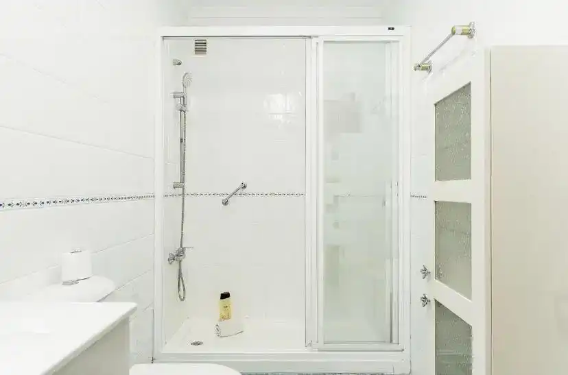 Bathroom of Flat for rent in Torremolinos  with Air Conditioner, Furnished and Balcony