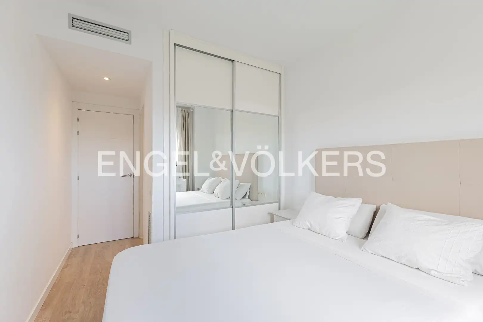 Habitación de Piso en venta en Sant Joan Despí con Aire acondicionado, Calefacción y Parquet