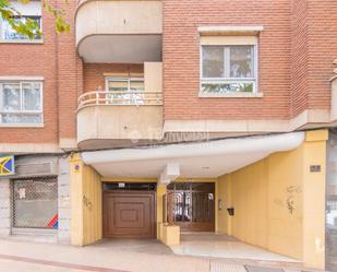 Exterior view of Garage for sale in Salamanca Capital