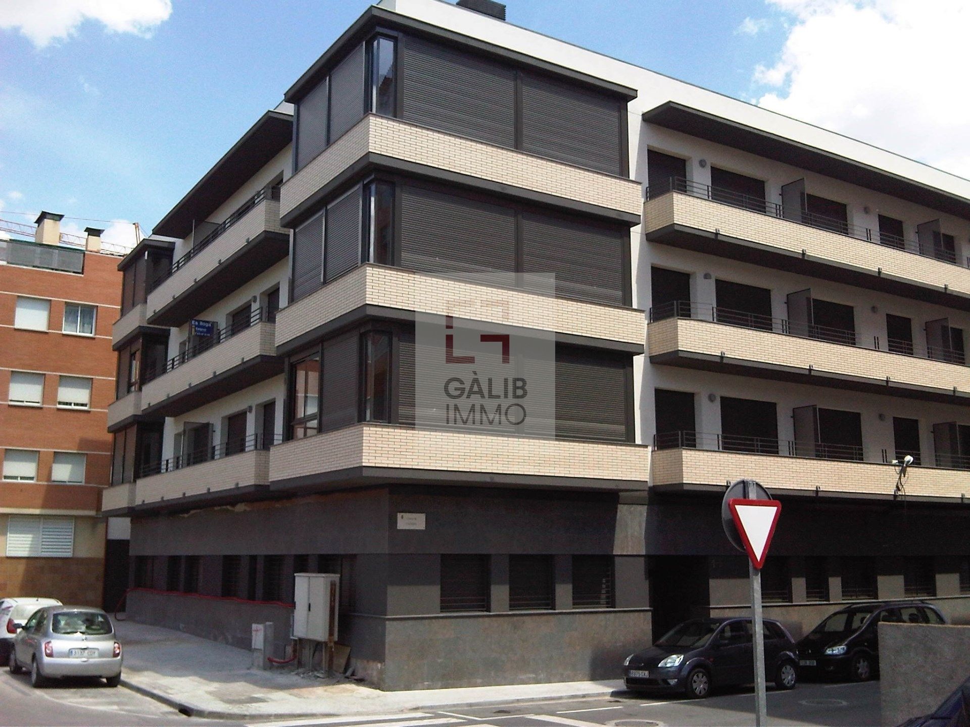 Exterior view of Flat for sale in Figueres  with Heating, Swimming Pool and Balcony