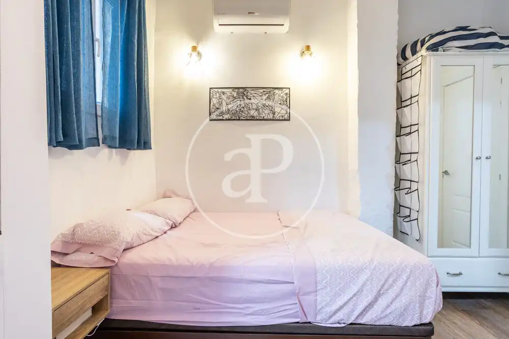 Schlafzimmer von Wohnung zur Miete in Valencia mit Klimaanlage, Heizung und Terrasse