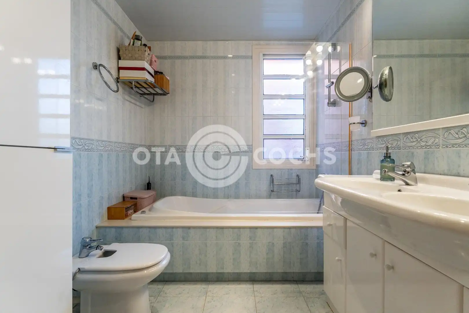 Baño de Piso en venta en Valls con Aire acondicionado, Terraza y Balcón