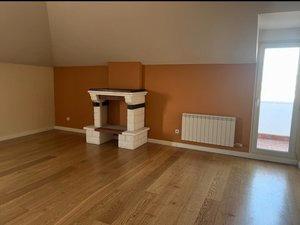 Sala d'estar de Àtic en venda en Santovenia de Pisuerga amb Calefacció, Parquet i Terrassa