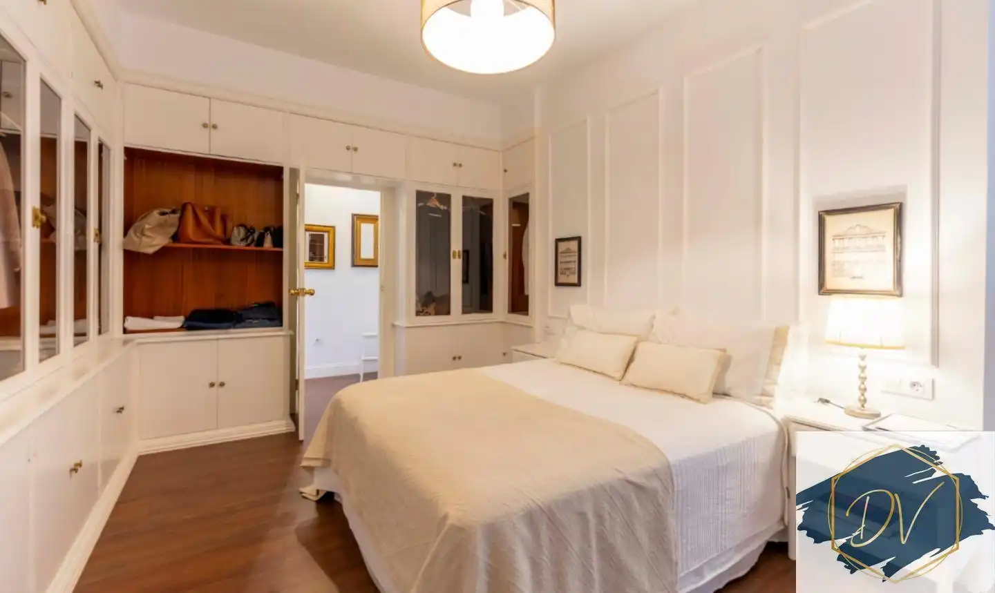 Flat with terrace for sale in Calle de Jesús y María, imagen 12