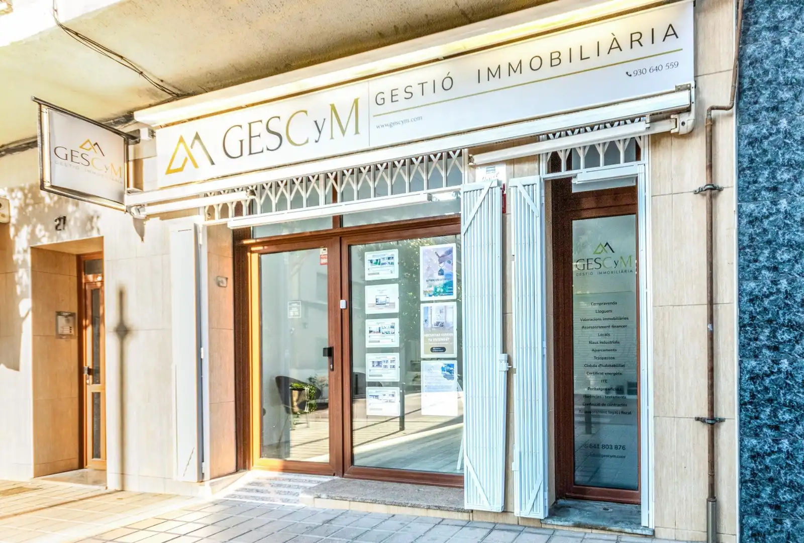Vista exterior de Garatge en venda en L'Hospitalet de Llobregat