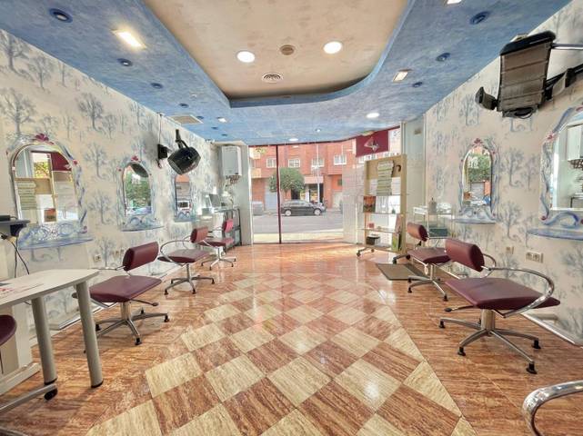 Local comercial en Alquiler en N/A en La Calzada