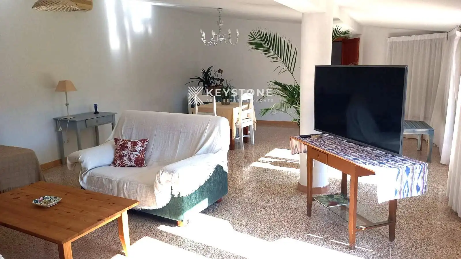 Sala de estar de Piso de alquiler en Puigpunyent con Aire acondicionado y Terraza