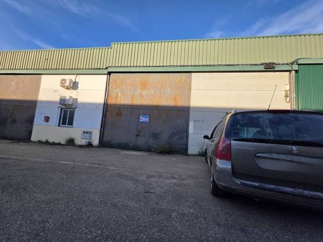 Nave industrial en Venta en Miralvalle - Av. Virgen del Puerto - La Data