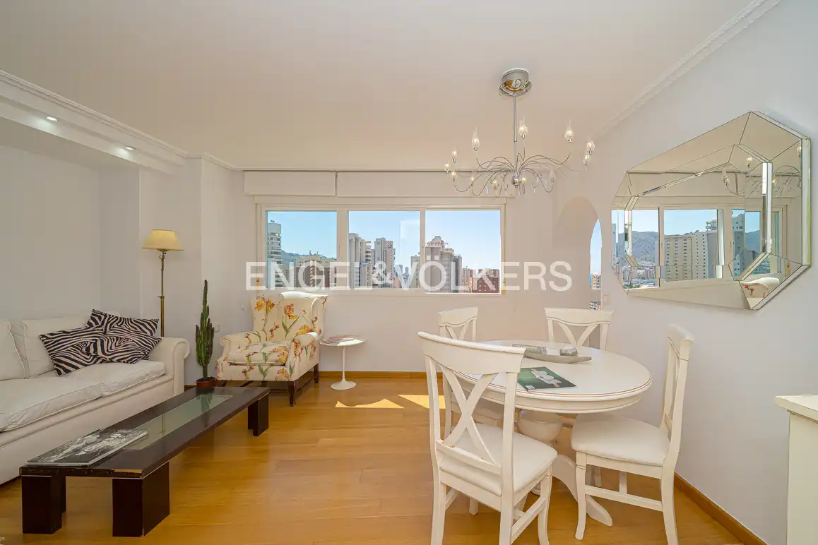 Vista exterior de Apartamento en venta en Benidorm con Aire acondicionado, Trastero y Amueblado