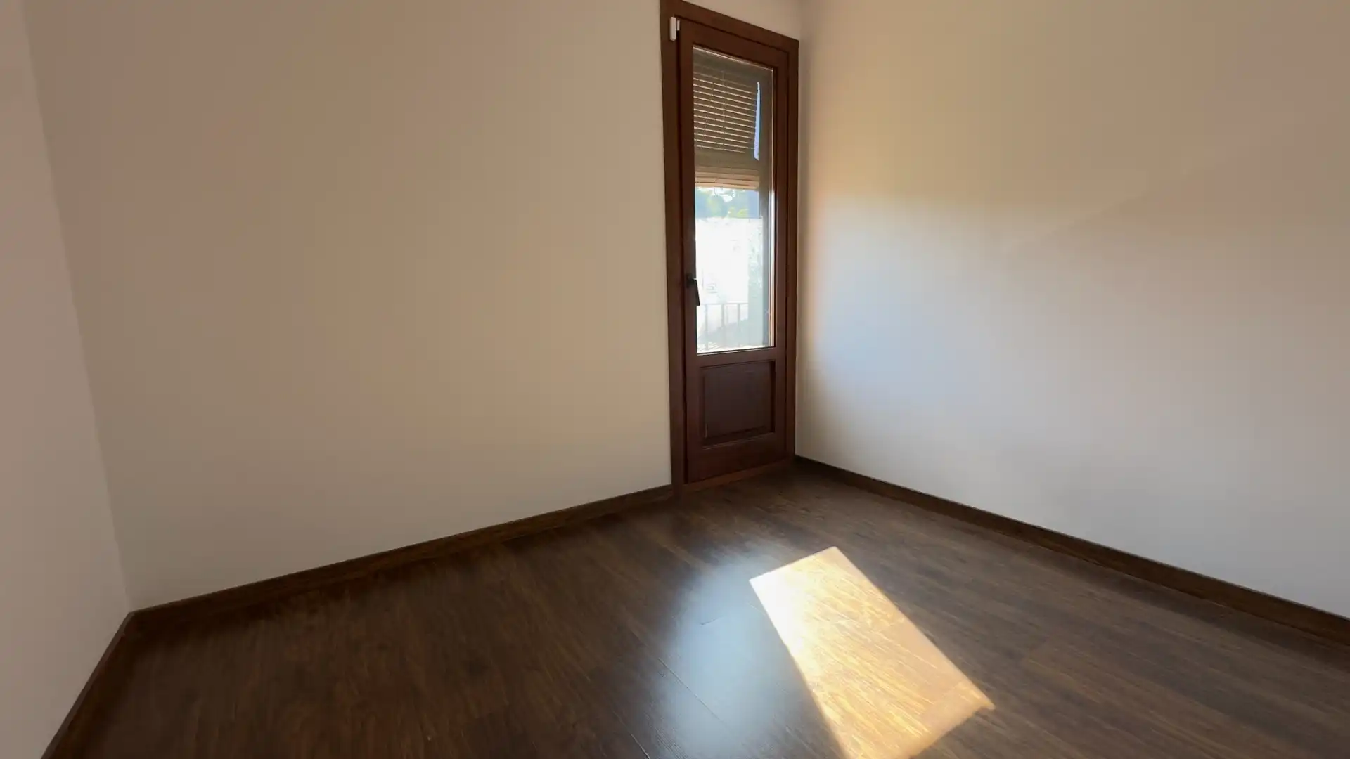 Habitación de Dúplex en venta en Sant Llorenç Savall con Calefacción, Parquet y Horno