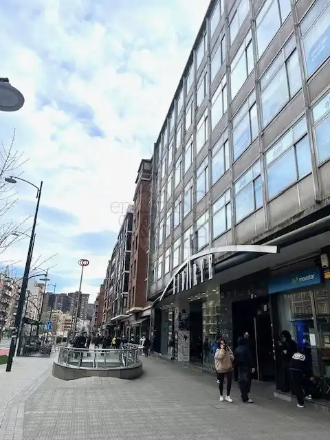 Außenansicht von Büro zur Miete in Bilbao  mit Klimaanlage und Heizung