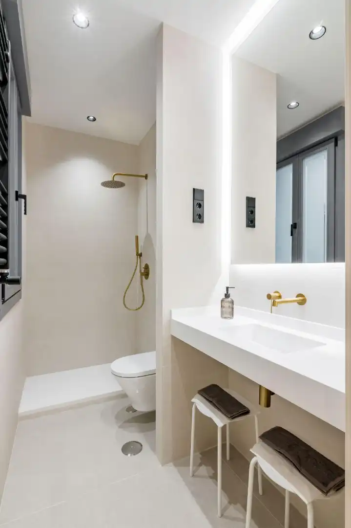 Bathroom of Flat for sale in Madrid  with Air Conditioner, Heating and Terrace