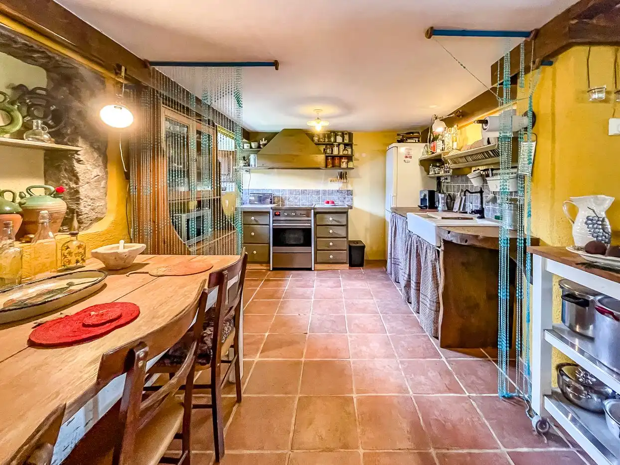 Cocina de Finca rústica en venta en Rupit i Pruit con Jardín privado