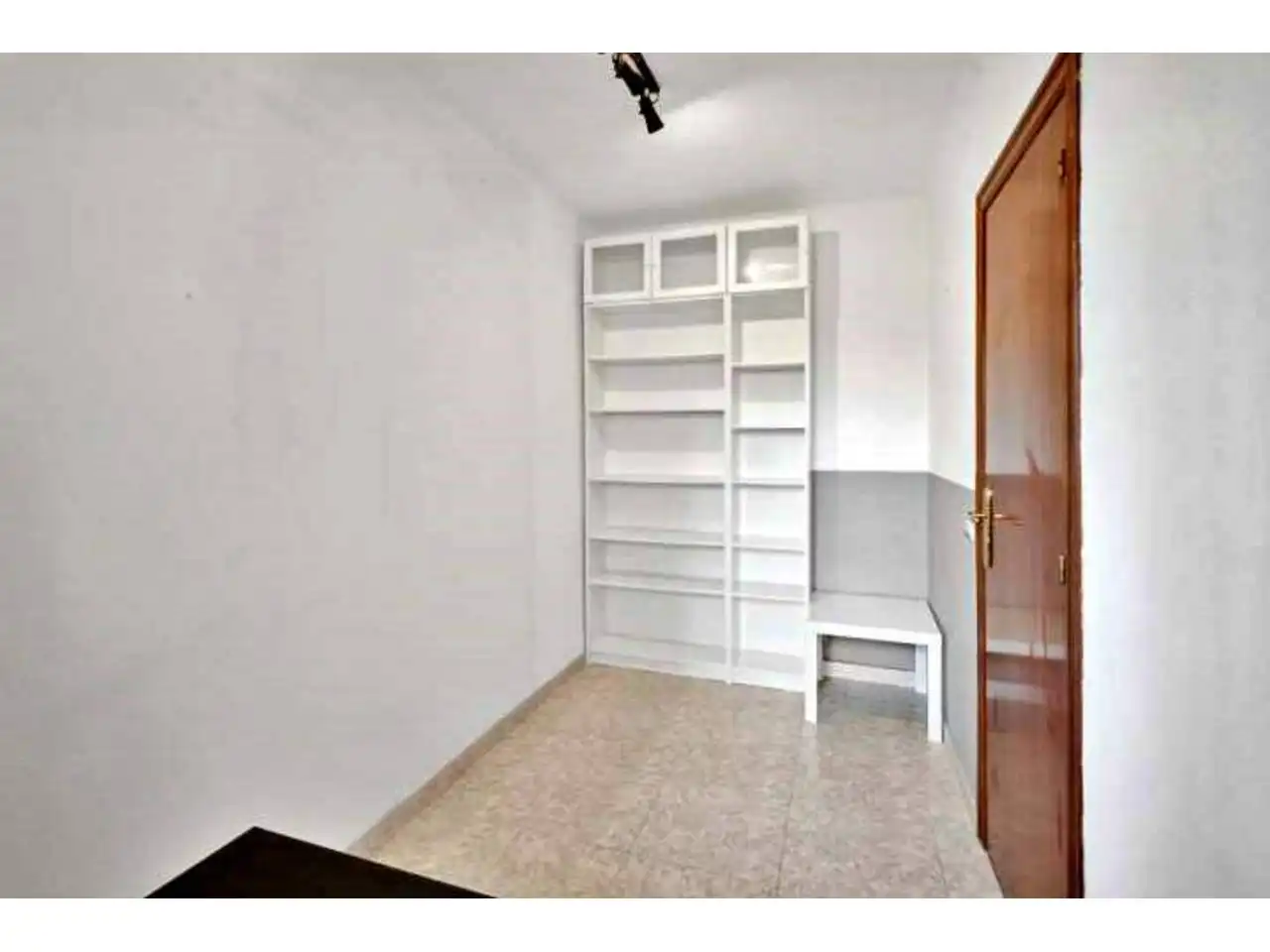 Dormitori de Apartament en venda en L'Hospitalet de Llobregat amb Aire condicionat, Calefacció i Moblat