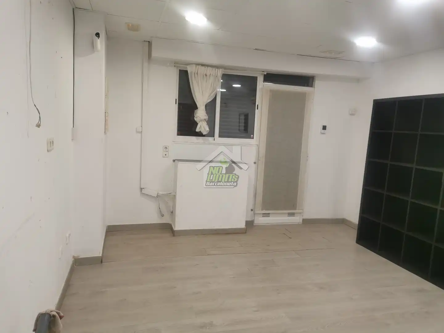 Commercial properties for sale in Barcelona  with Air Conditioner, Parquet flooring and Alarm