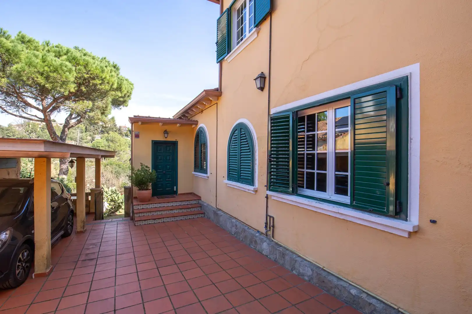 Exterior view of Houses for sale in Sant Cugat del Vallès  with Air Conditioner, Heating and Terrace