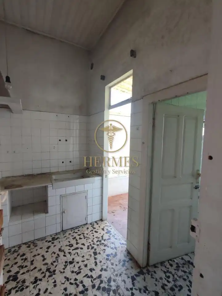 Cuina de Casa o xalet en venda en Tui amb Calefacció, Jardí privat i Terrassa