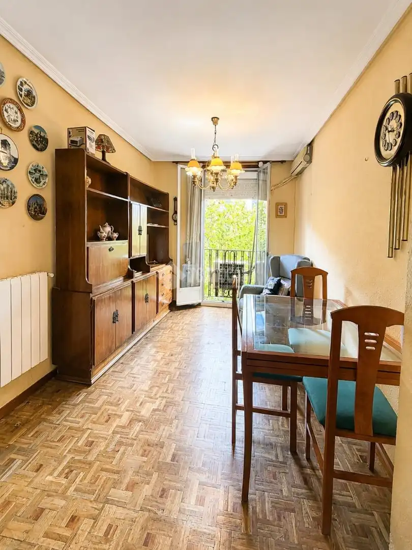 Living room of Flat for sale in Madrid  with Air Conditioner and Heating