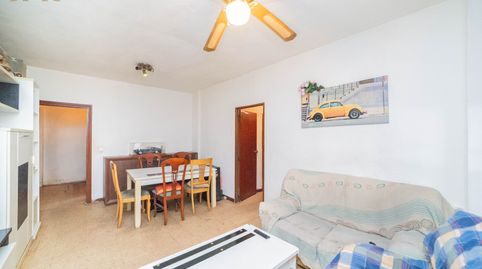 Foto 2 de Piso en venta en Calle Reina Victoria, Reyes, Parla