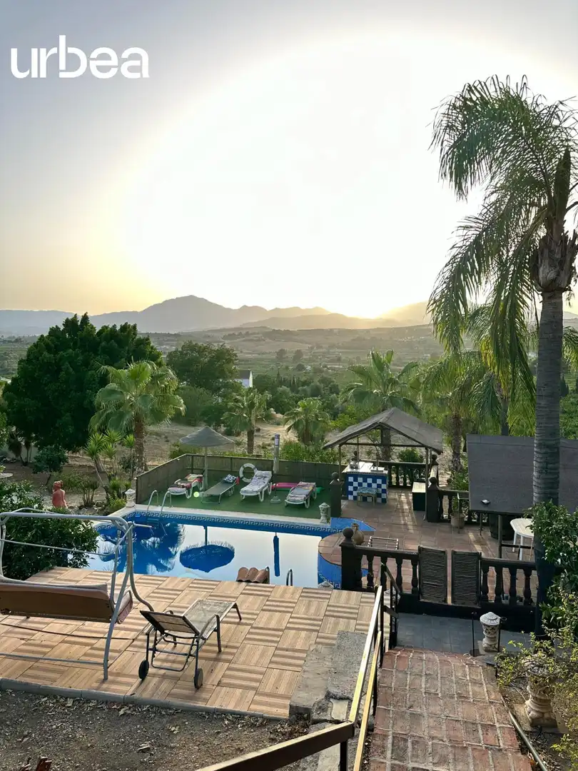 Jardí de Finca rústica en venda en Pizarra amb Aire condicionat, Calefacció i Jardí privat