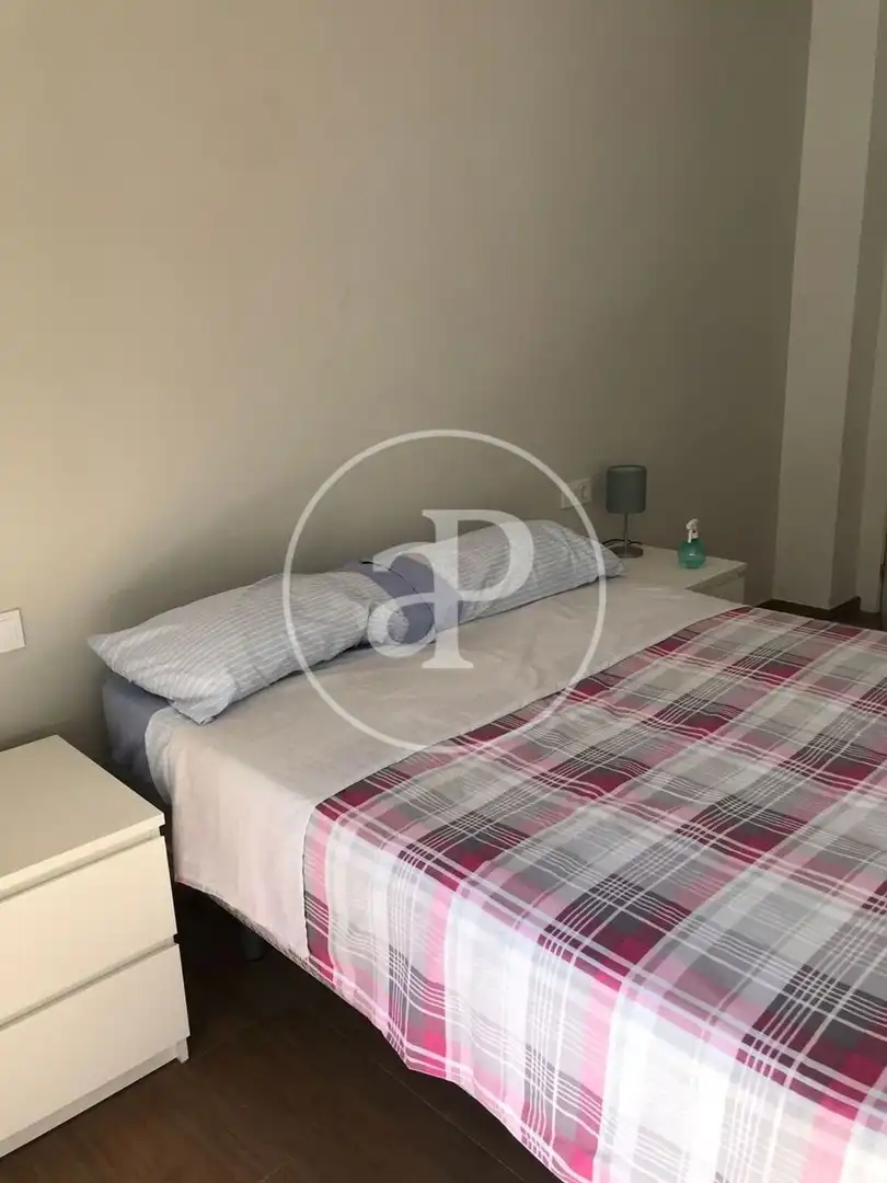 Bedroom of Flat for rent in Valencia  with Air Conditioner, Heating and Furnished