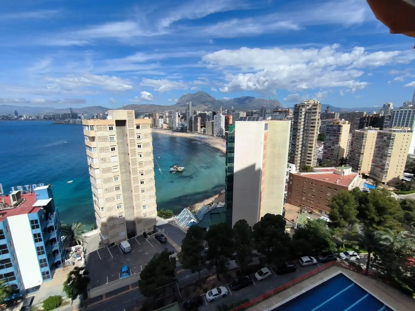Vista exterior de Pis en venda en Benidorm amb Aire condicionat i Piscina comunitària