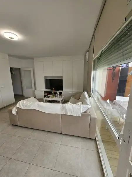 Sala de estar de Casa adosada en venta en Peralta / Azkoien con Aire acondicionado, Calefacción y Jardín privado