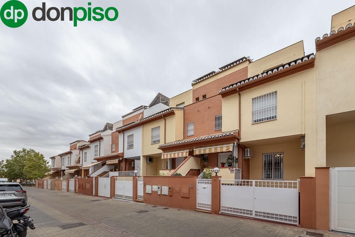 Single-family semi-detached for sale in Calle de la Corbeta, Angustias - Chana - Encina