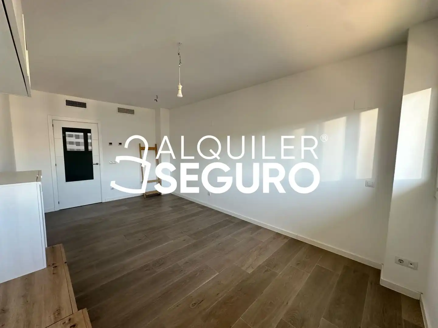 Bedroom of Flat for rent in Madrid  with Air Conditioner, Heating and Storage room