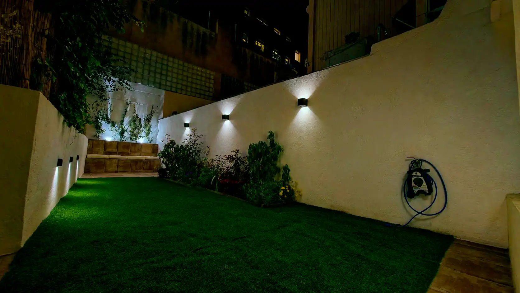 Terrasse von Erdgeschoss zum Verkauf in Barcelona mit Klimaanlage, Heizung und Privatgarten