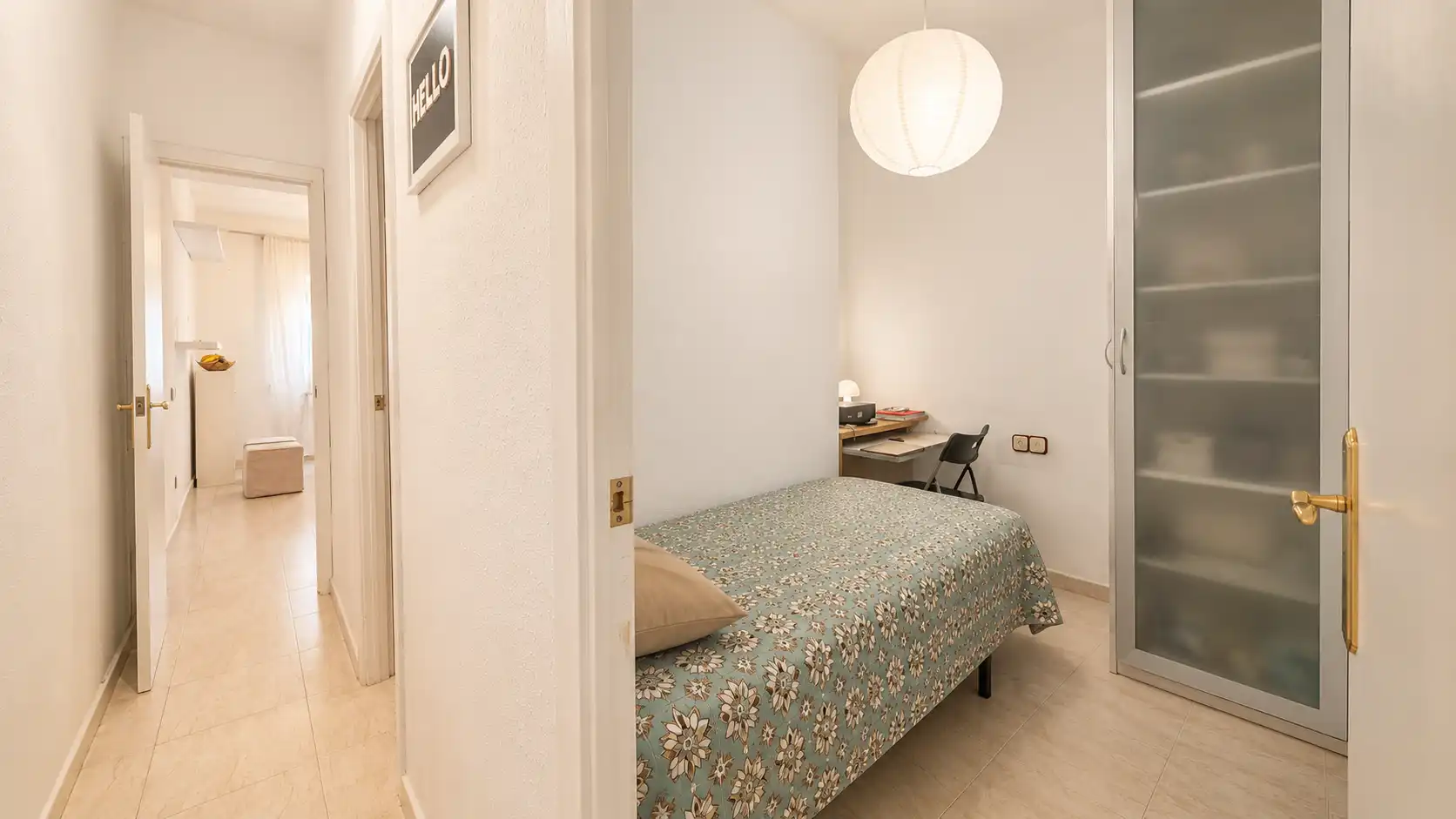 Bedroom of Flat for sale in Barcelona