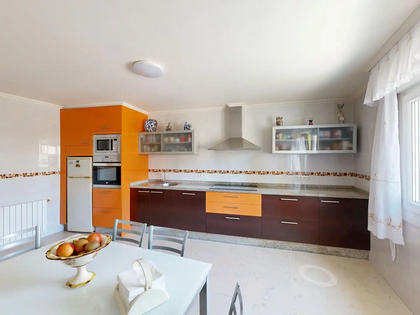 Cuina de Casa o xalet en venda en Foz amb Calefacció, Jardí privat i Terrassa