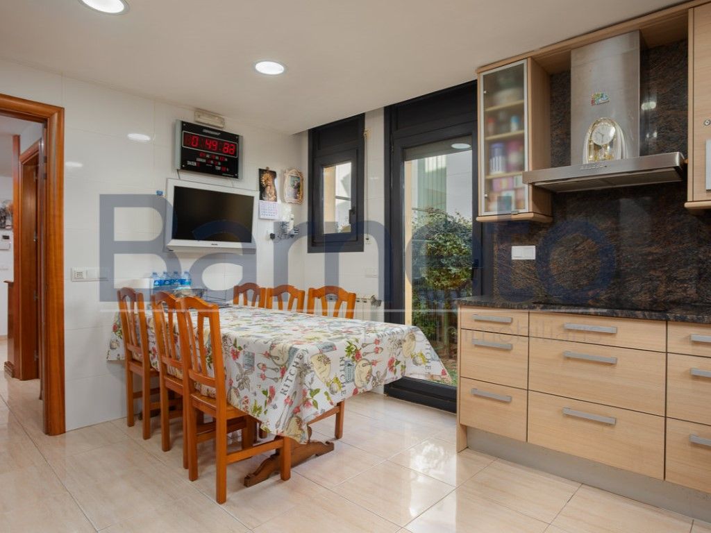 Cocina de Casa o chalet en venta en Girona Capital con Aire acondicionado