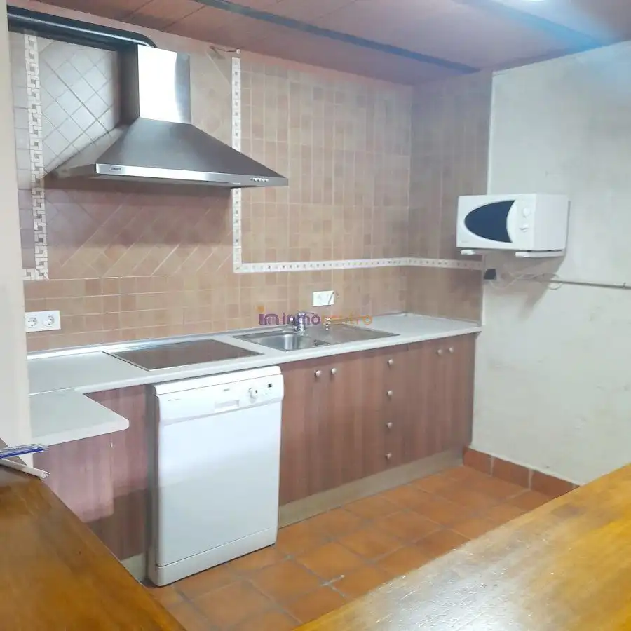 Cuina de Casa o xalet en venda en Valdepeñas amb Calefacció, Piscina i Jacuzzi