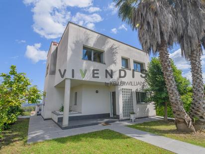 Exterior view of House or chalet for sale in Sant Esteve Sesrovires  with Heating, Private garden and Terrace