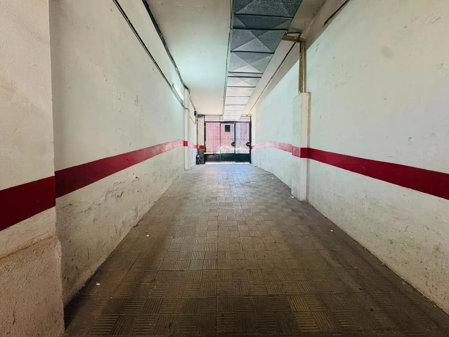 Garage zum Verkauf in Granada