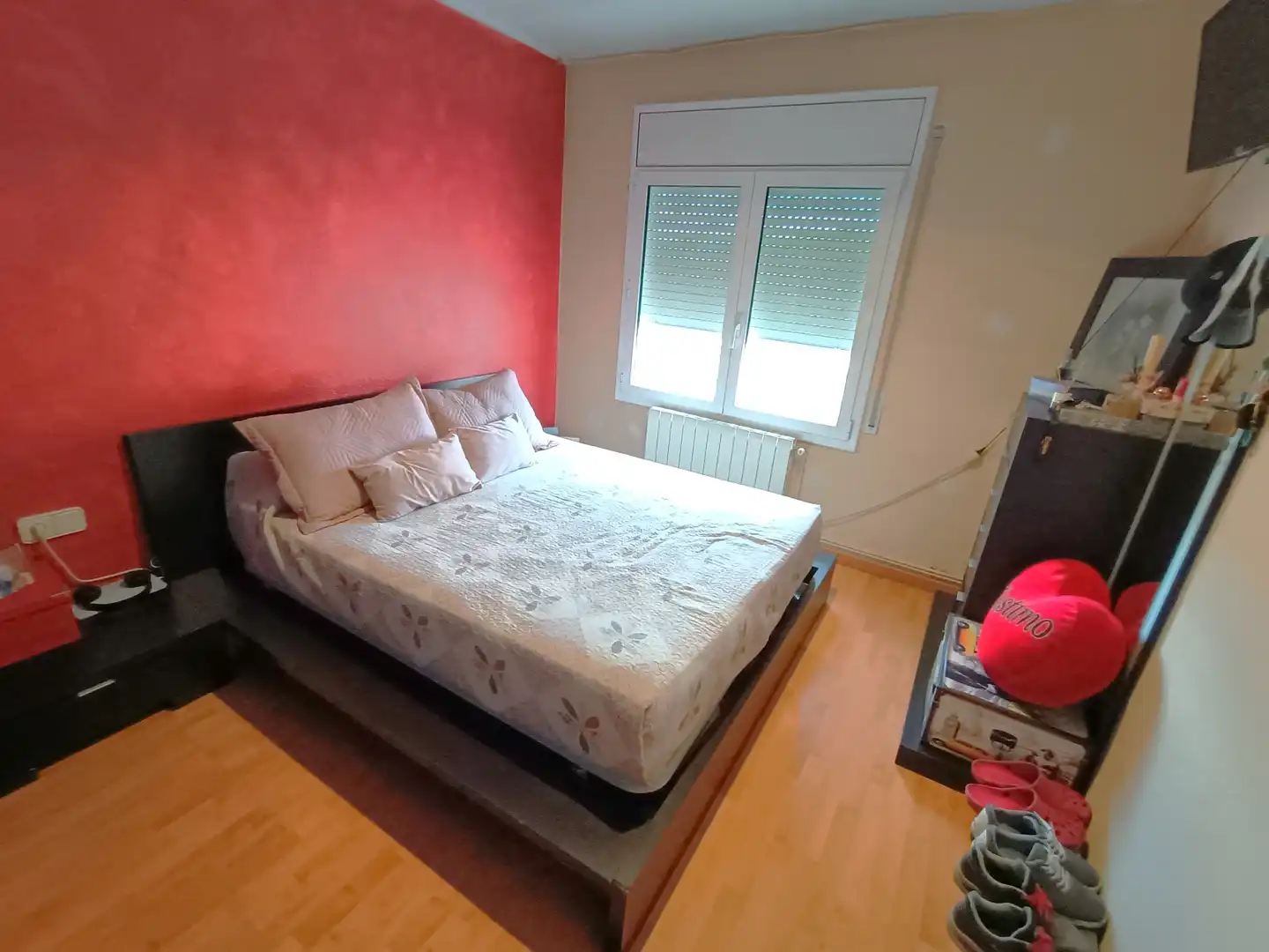 Schlafzimmer von Wohnung zum Verkauf in Manlleu mit Klimaanlage, Heizung und Parkett