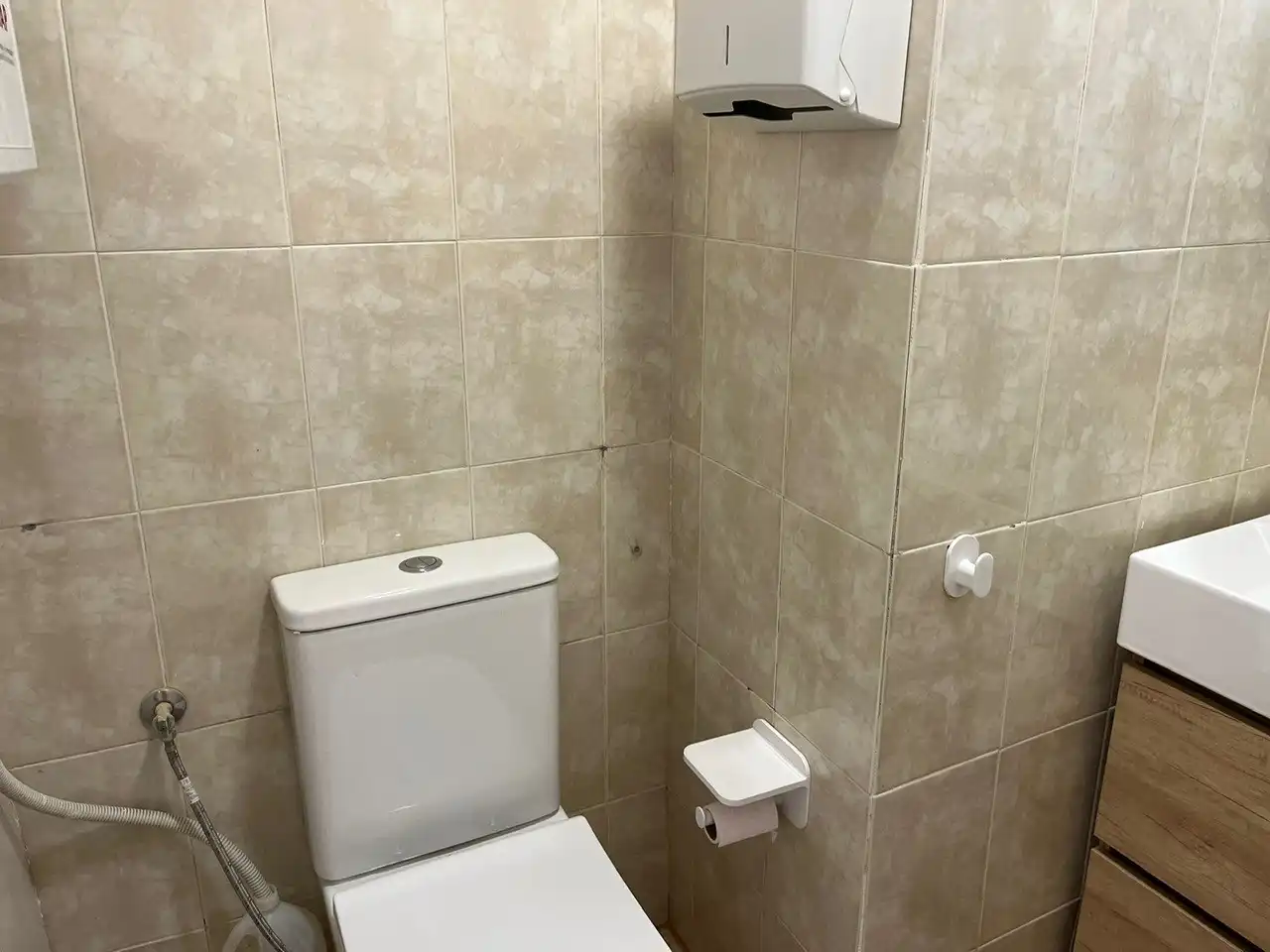 Baño de Local de alquiler en Aranjuez con Aire acondicionado, Calefacción y Parquet