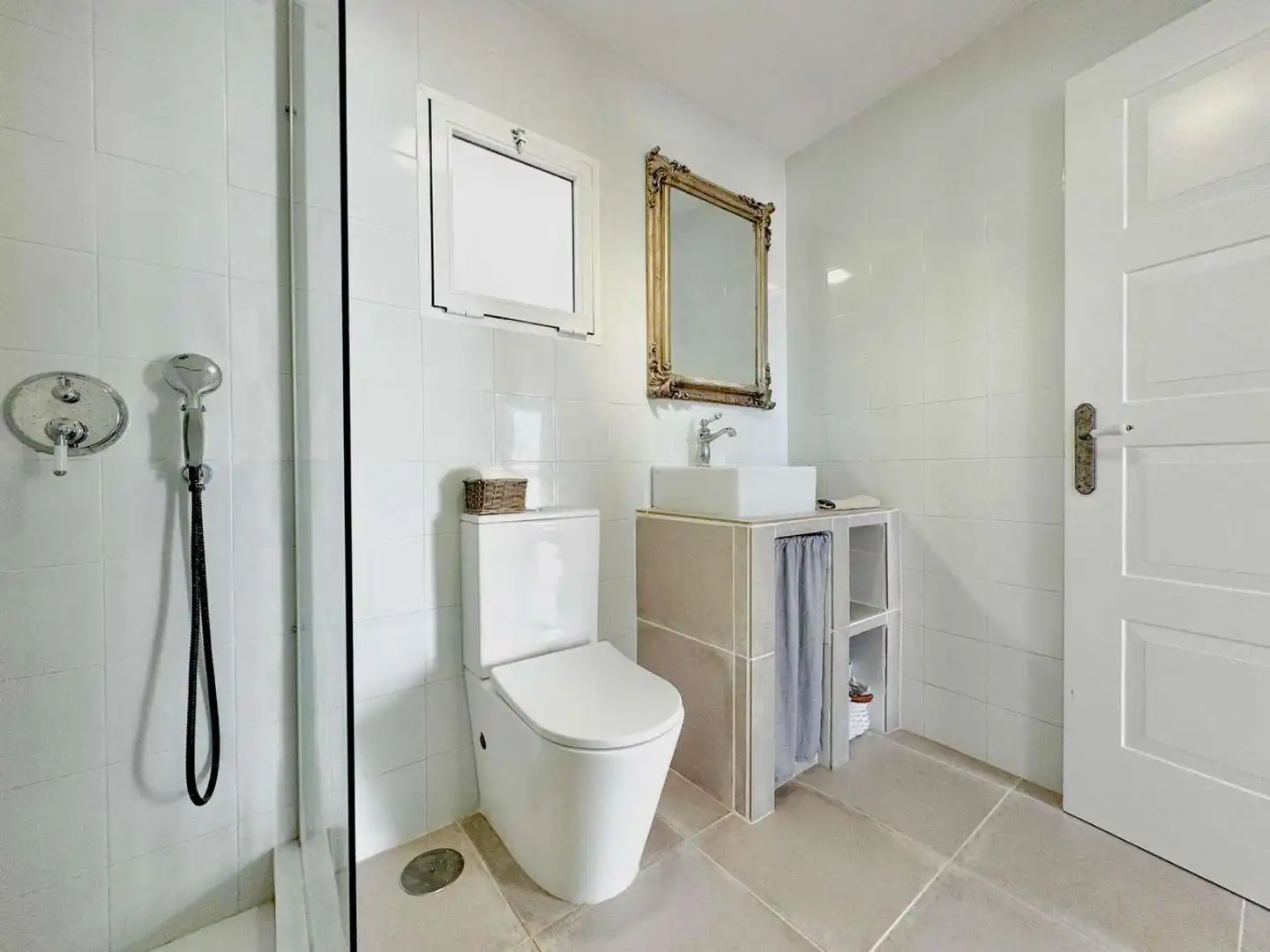 Bany de Casa o xalet en venda en Nerja amb Aire condicionat i Piscina